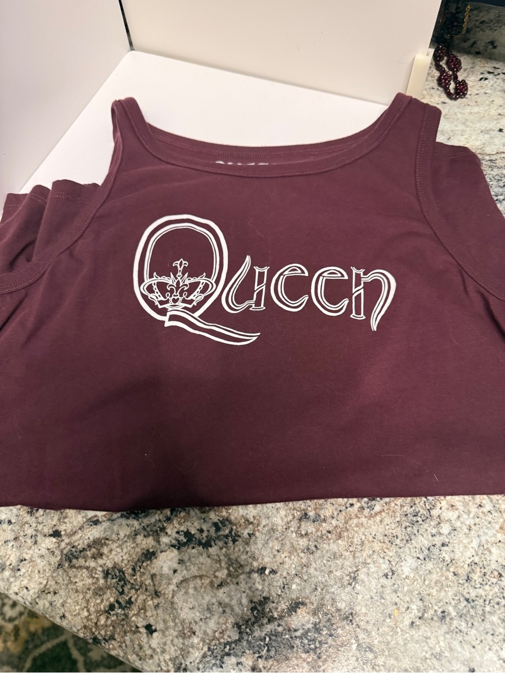 Queen Graphic Tank Top in Deep Wine
